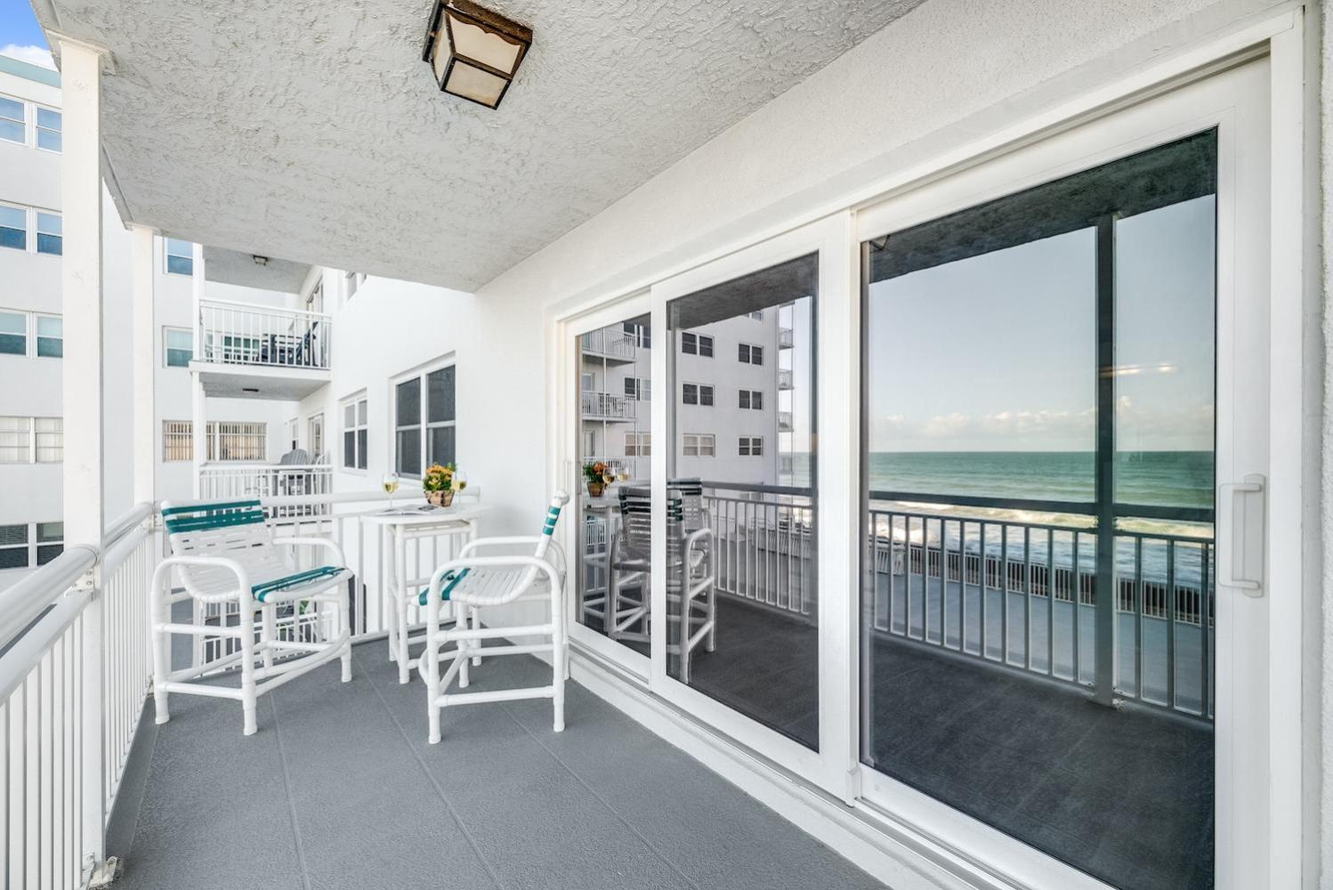 Oceanfront Beach House, Satellite Beach Room photo
