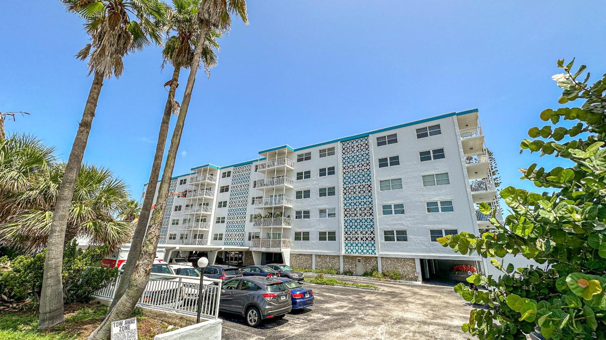 Oceanfront Beach House, Satellite Beach Room photo